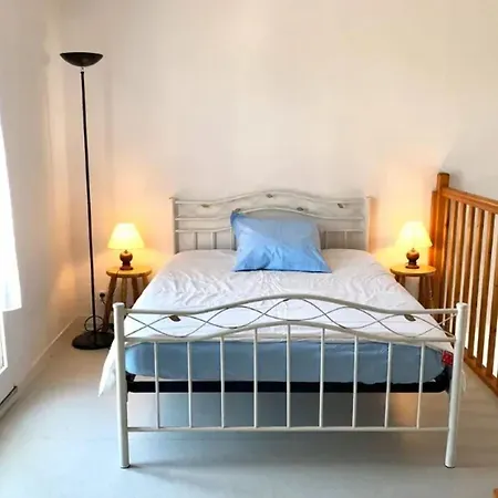 Holiday home Maison De 2 A *